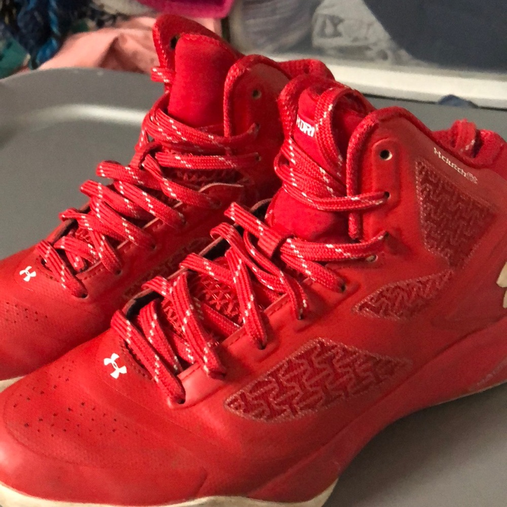 Red under armor shoes